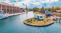 Polar på plats i Motala vid Göta Kanal