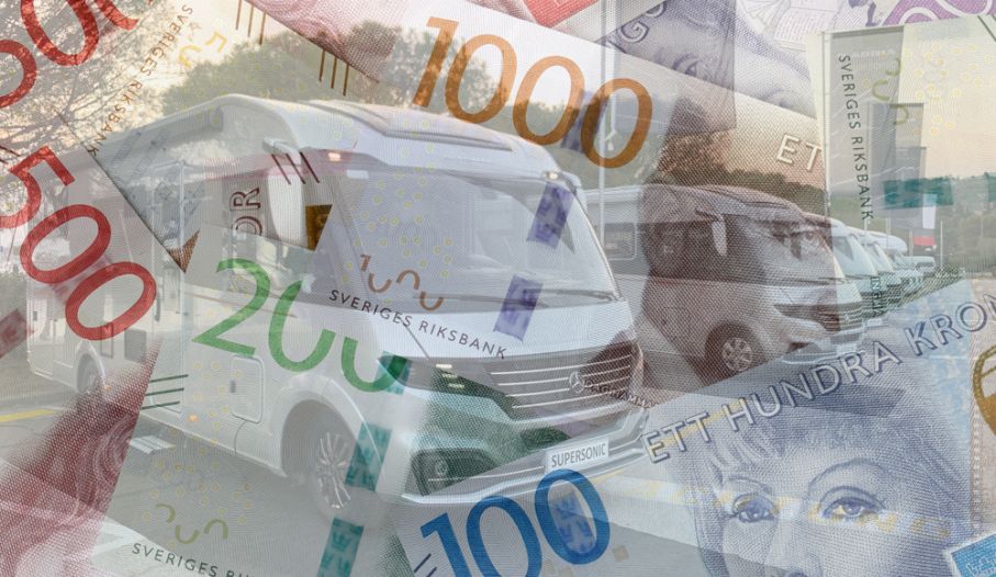 Adria_prislista.jpg Svenska sedlar över bild på helintegrerade husbilen Adria Supersonic