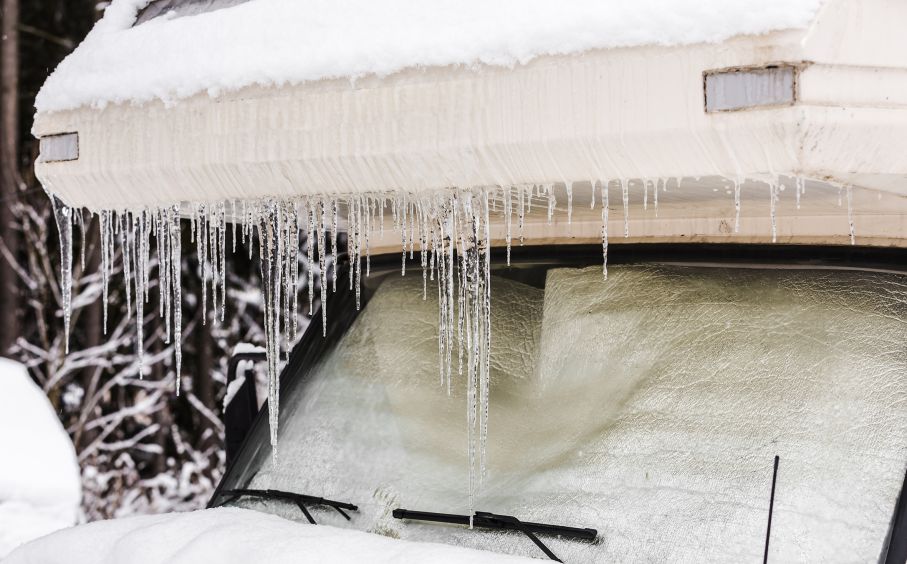 45378892-auto-camping-winter.jpg