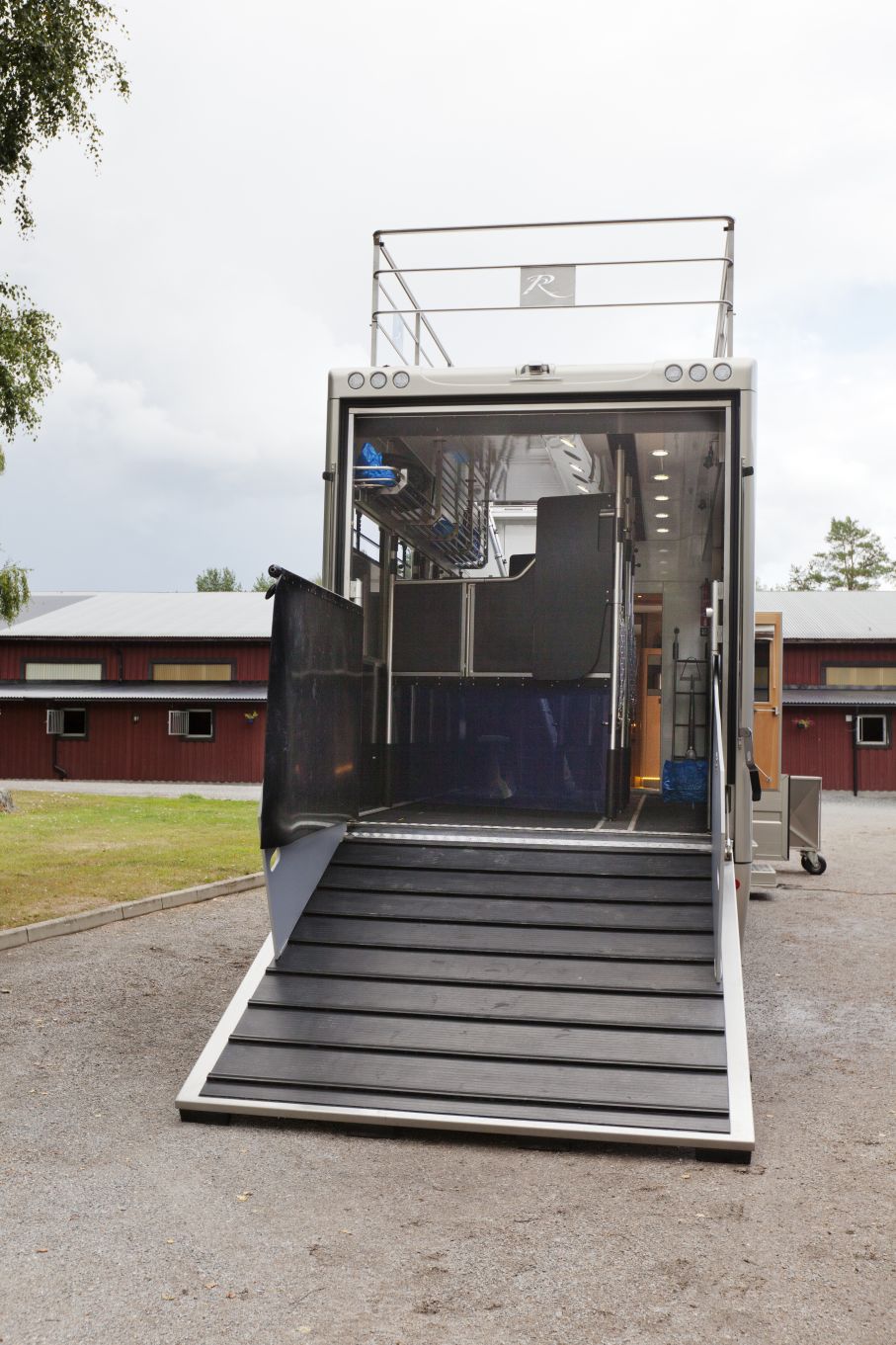 Hästarna kan komma in smidigt och lätt.