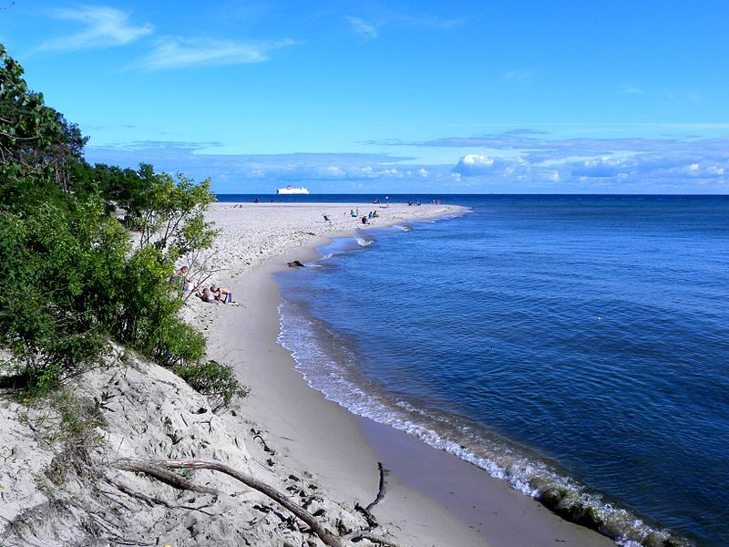 800px beach in hel