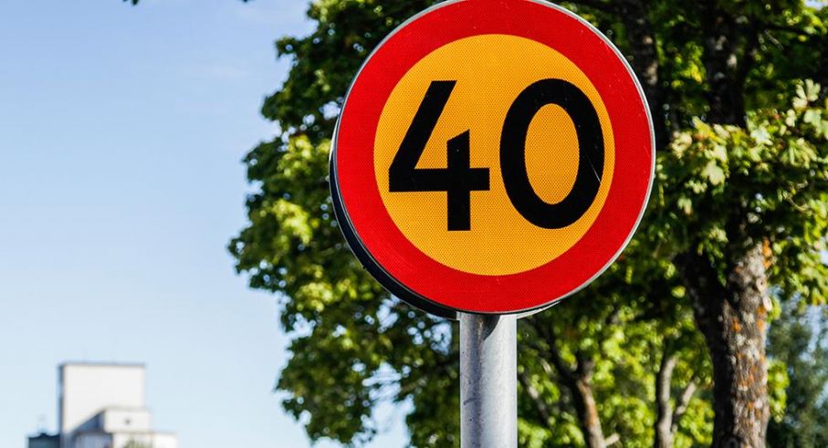 40 skylt