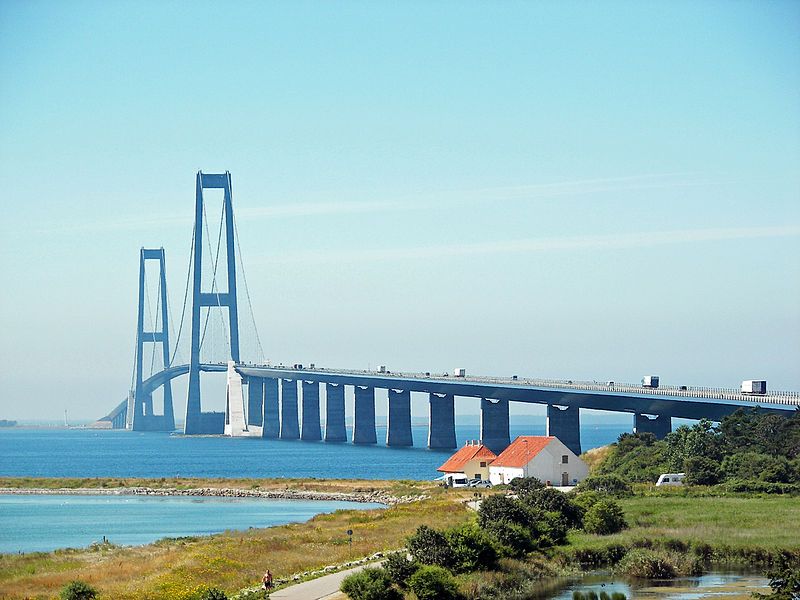 800px storebaeltsbroen from sjaelland