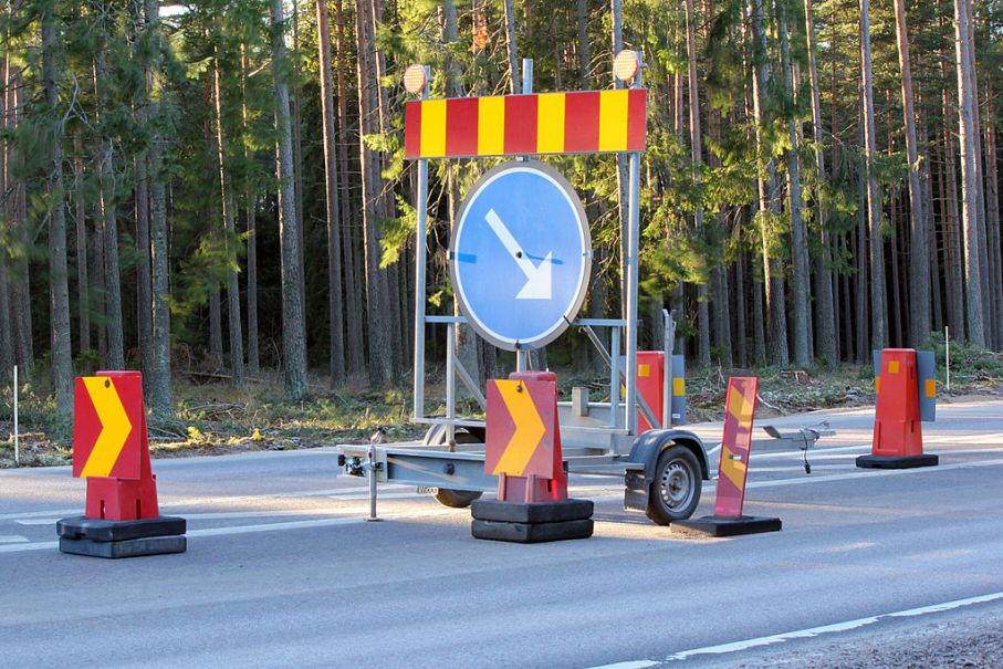 1024px roadworks rv70 01