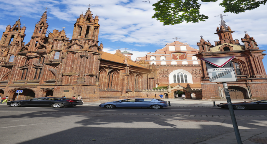 Den katolska kyrkan St Anne bidrog bland mycket annat till att Gamla stan i Vilnius blev ett Unesco världsarv 1994.