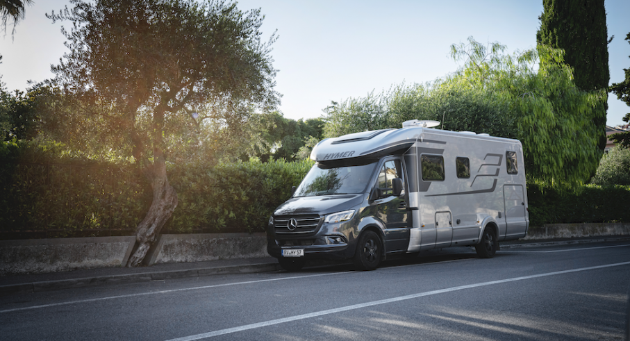 Masterline från Hymer finns från 2021 som halvintegrerad. T som i teilintegriert alltså.