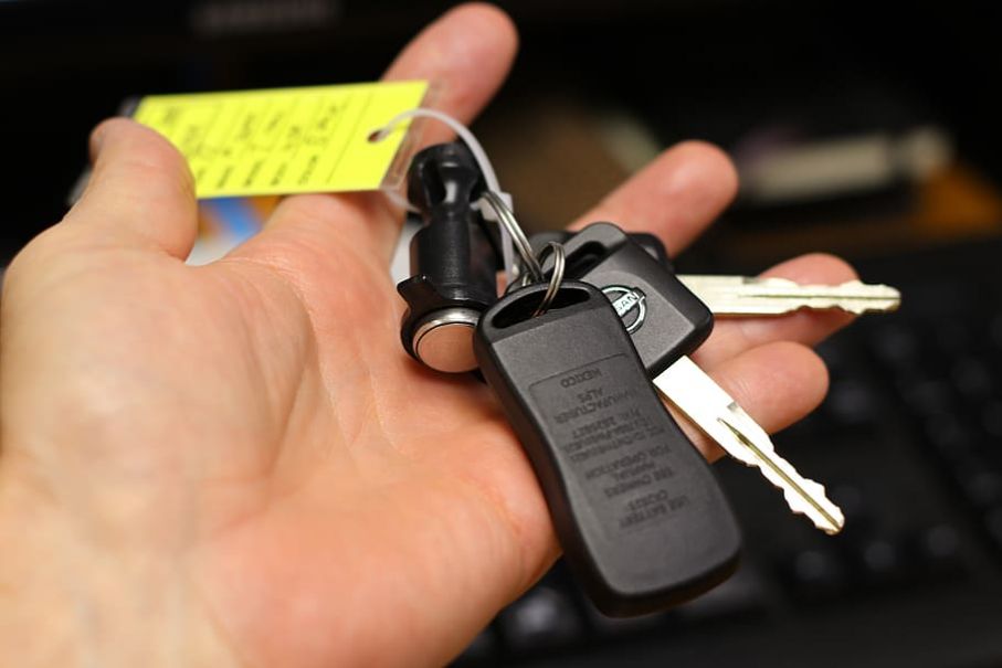 Hand car car delivery car keys keys