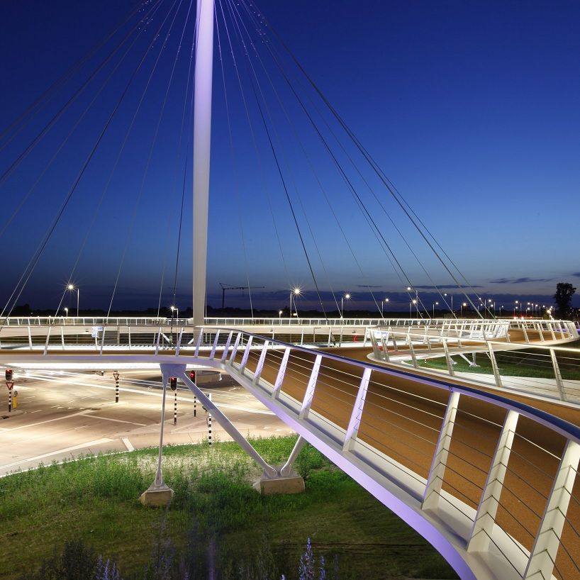 circular hovenring cyclist bridge by ipv delft