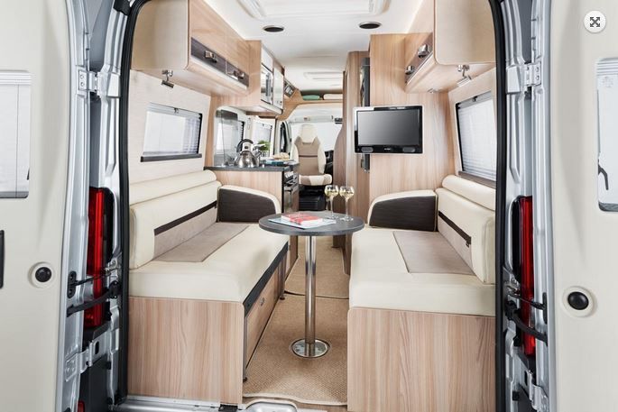 Så här ser det ut i Swift Autocruise Fortes bakre lounge