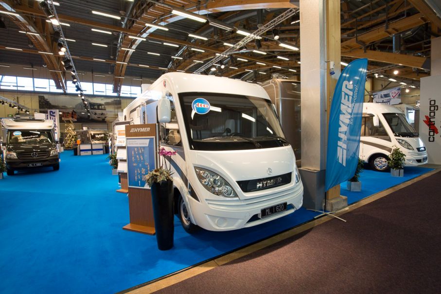 Hymer ML-I är en smal helintegrerad bil baserad på Mercedes Sprinter.