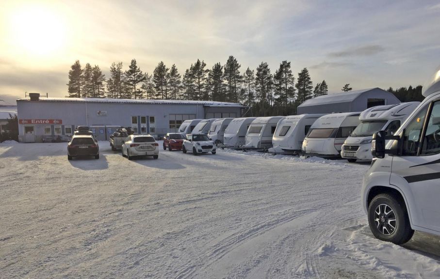 Sörberge Husvagnar i Timrå säljer Cabby husvagnar samt Knausgruppens husbilar och husvagnar. Dessutom säljer de billig gasol.