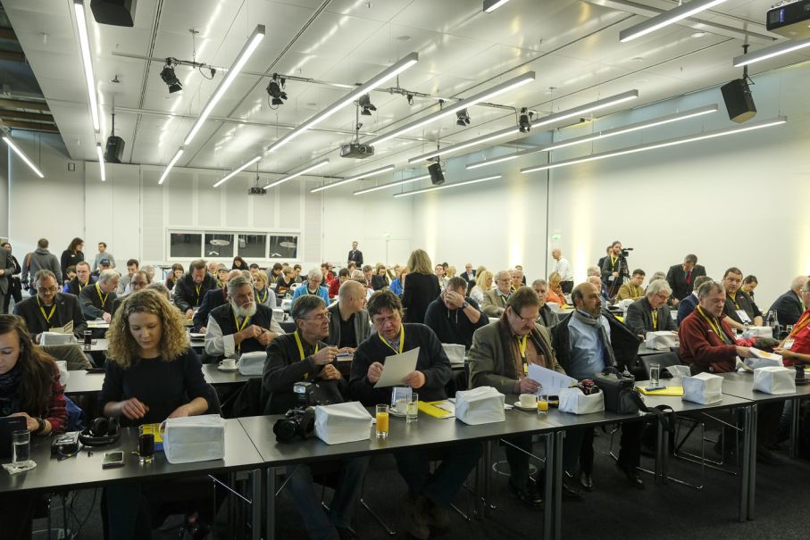 Fullsatt! Att husbilar,husvagnar och livet som hör till intresserar allt fler märks på antalet journalister.