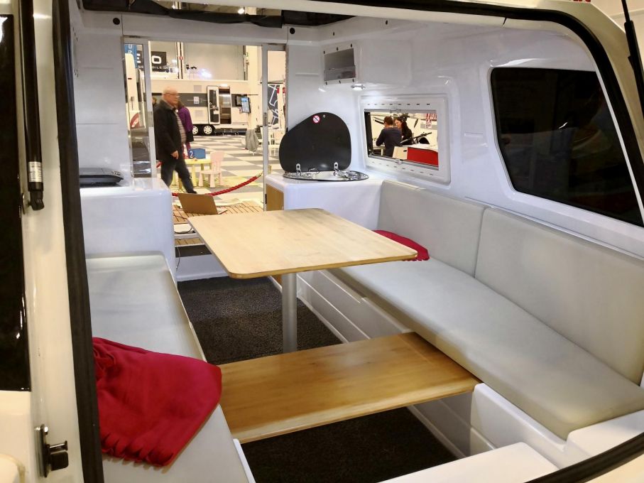 Se även vårt bildspel via denna länk:
http://www.husbilhusvagn.se/bildspel/bildspel-boat-van-2018