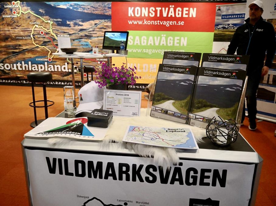 Inspiration. Vägarna i Norrland hade en stor monter. Vildmarksvägen är en svensk dröm för fritidsfordon. Världens finaste ställplatser och nästan överallt!