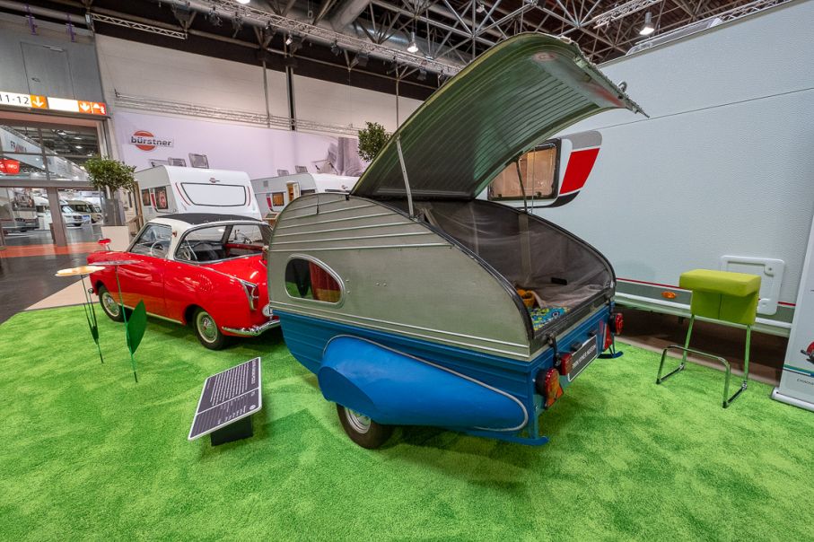 Hymer Museum visar några klassiska ekipage. Vagnen har det läskiga namnet Elektro-Stahlbau Piccolo och är från 1956.