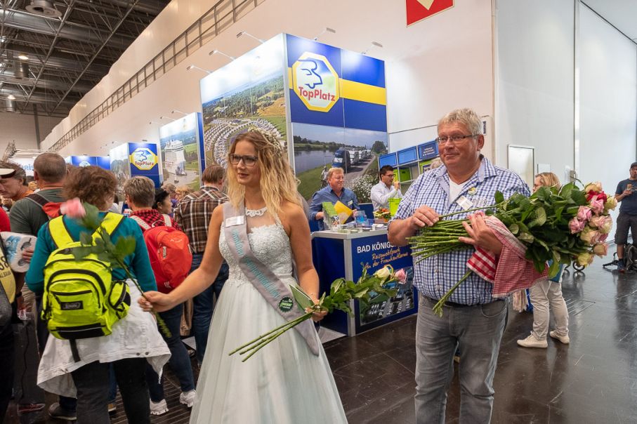 Top-platz.de gör reklam för sina exklusiva ställpatser,