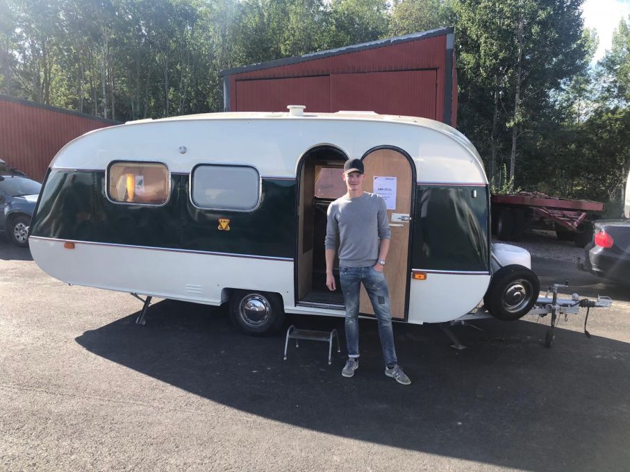 Gunnar Ingelse från Vittsjö med sin nyrenoverade SMV 25 från 1971.