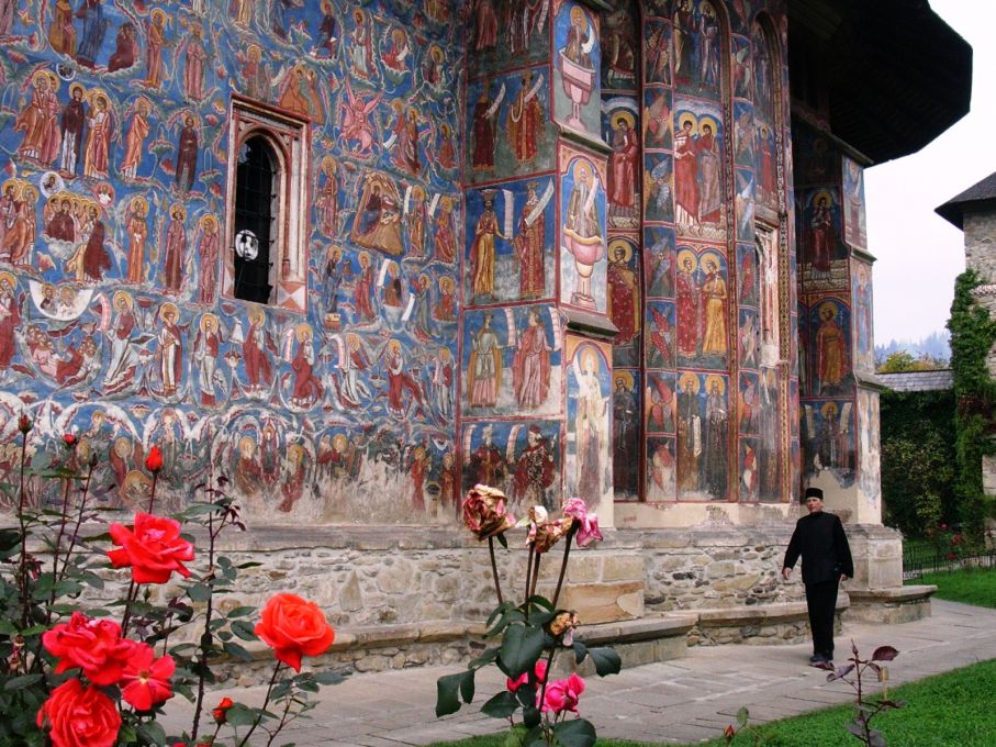 Bucovinas målade kloster är mycket speciella och är med på UNESCOs världsarvslista Bildcred: Wikimedia / Raki_Man
