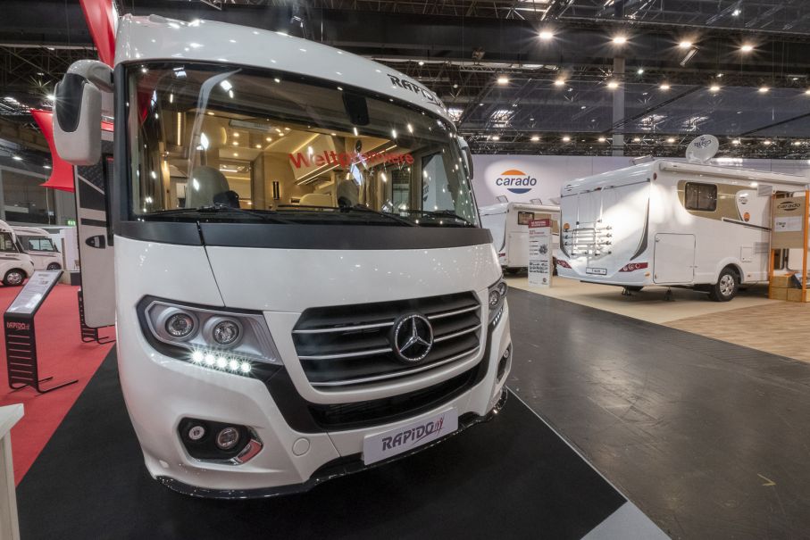 Mercedes Sprinter är annars en av stapelvarorna på mässan. Alla verkar bygga på Mercedes, här Rapido M 96.
