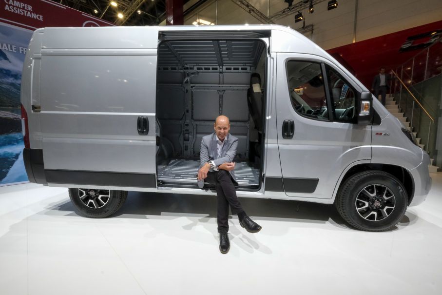 Fiat är fortfarande ohotad etta på husbilsmarknaden. Här kopplar Bengt Appelqvist från FCA Sweden av i sin favoritmodell.