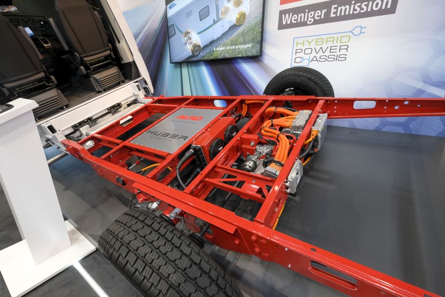 Elektifieringen smyger sig på. Här AL-KO:s hybridchassi.