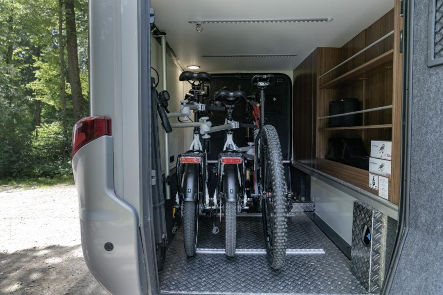 Hymer tillbehör cykelställ för montering i garage på husbil. (Garaget på bild är ej Tramp S 695)