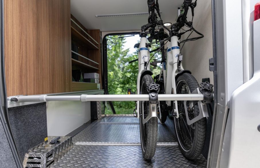 Hymer tillbehör cykelställ för montering i garage på husbil. (Garaget på bild är ej Tramp S 695)