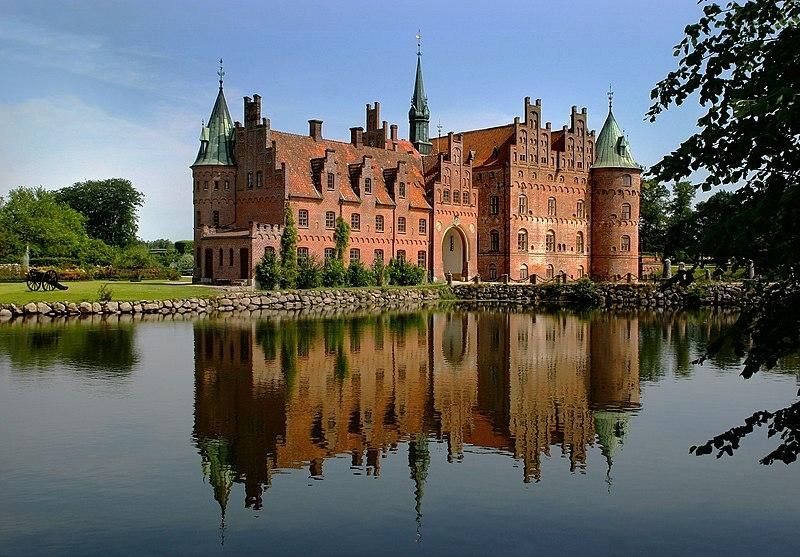 Egeskov slot spejling edit 2