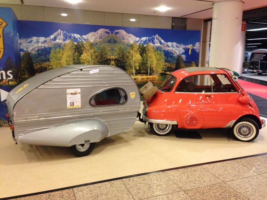 Den allra första Piccolo som producerats. Kan göras om till båt (!). Årsmodell 1954 och chassinummer 001.