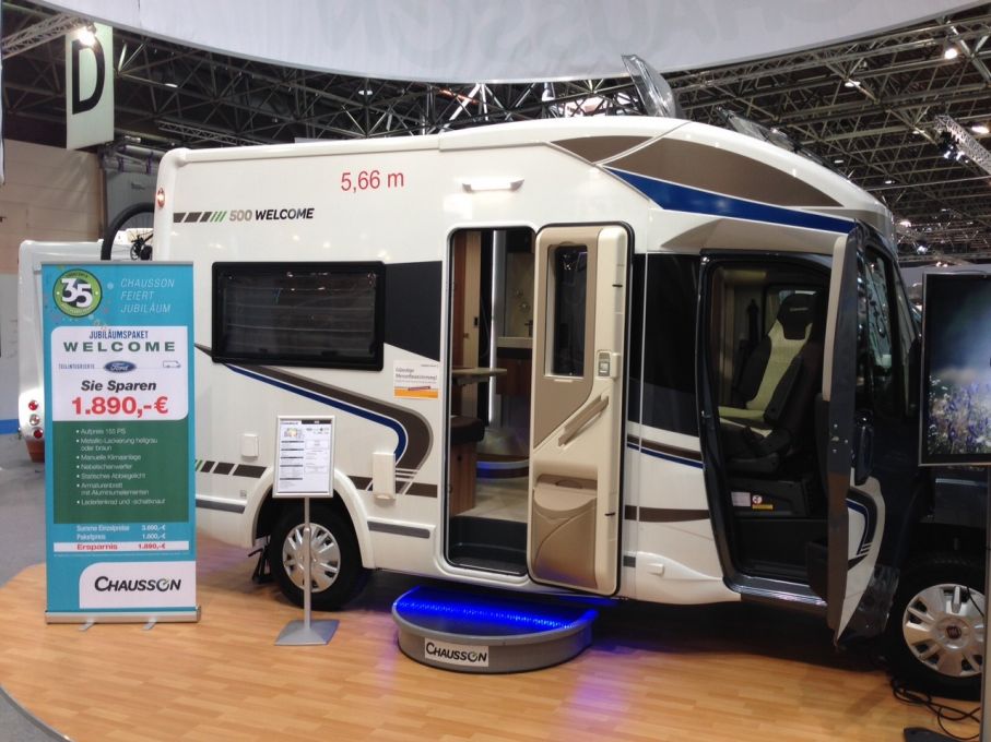 Chausson 500 är bara 566 cm lång men rejäla 289 hög.