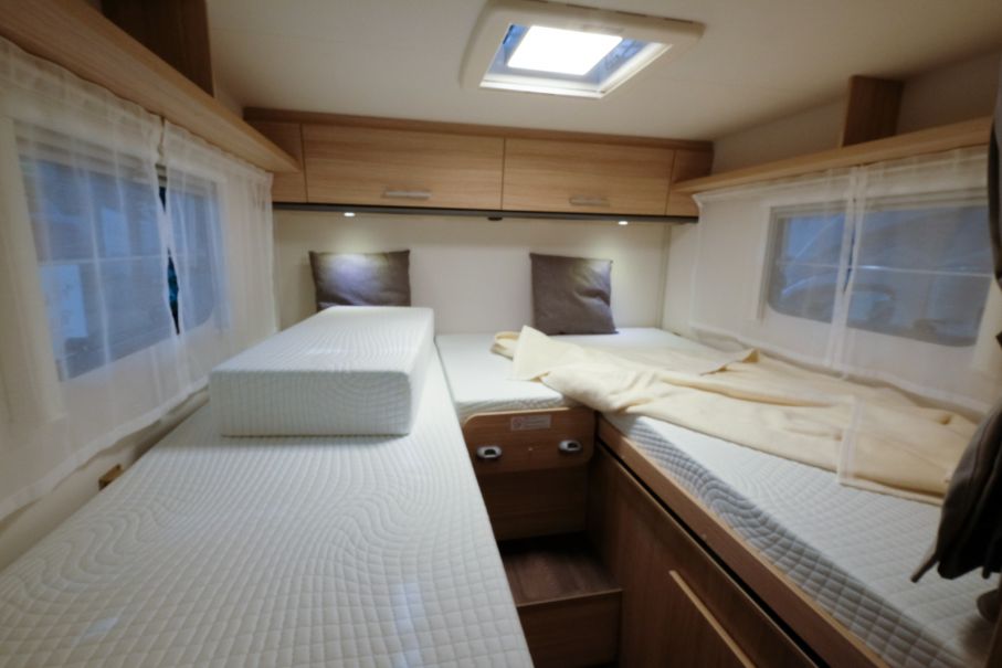 Sunlight Van V66